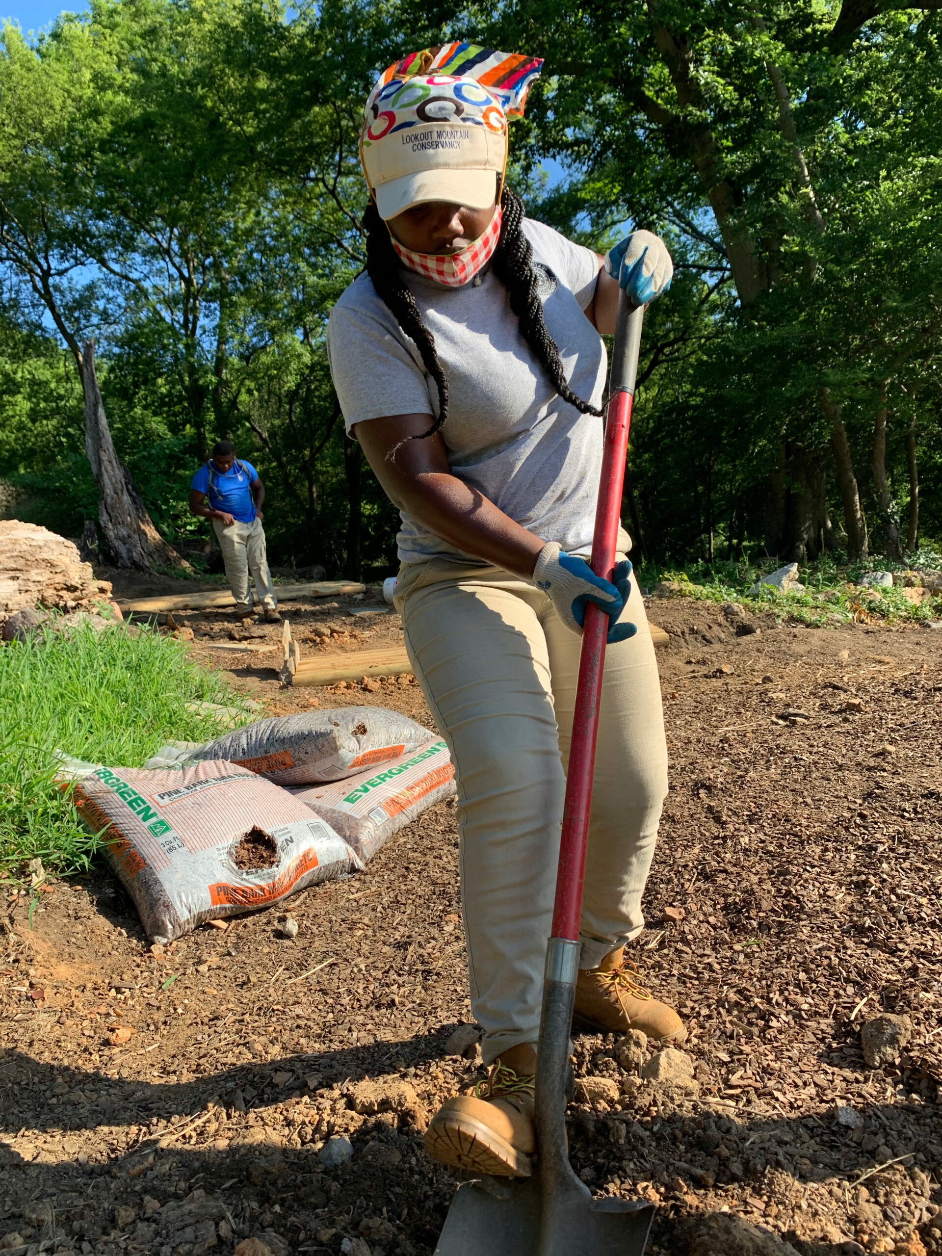 Intern Ramiyah raking